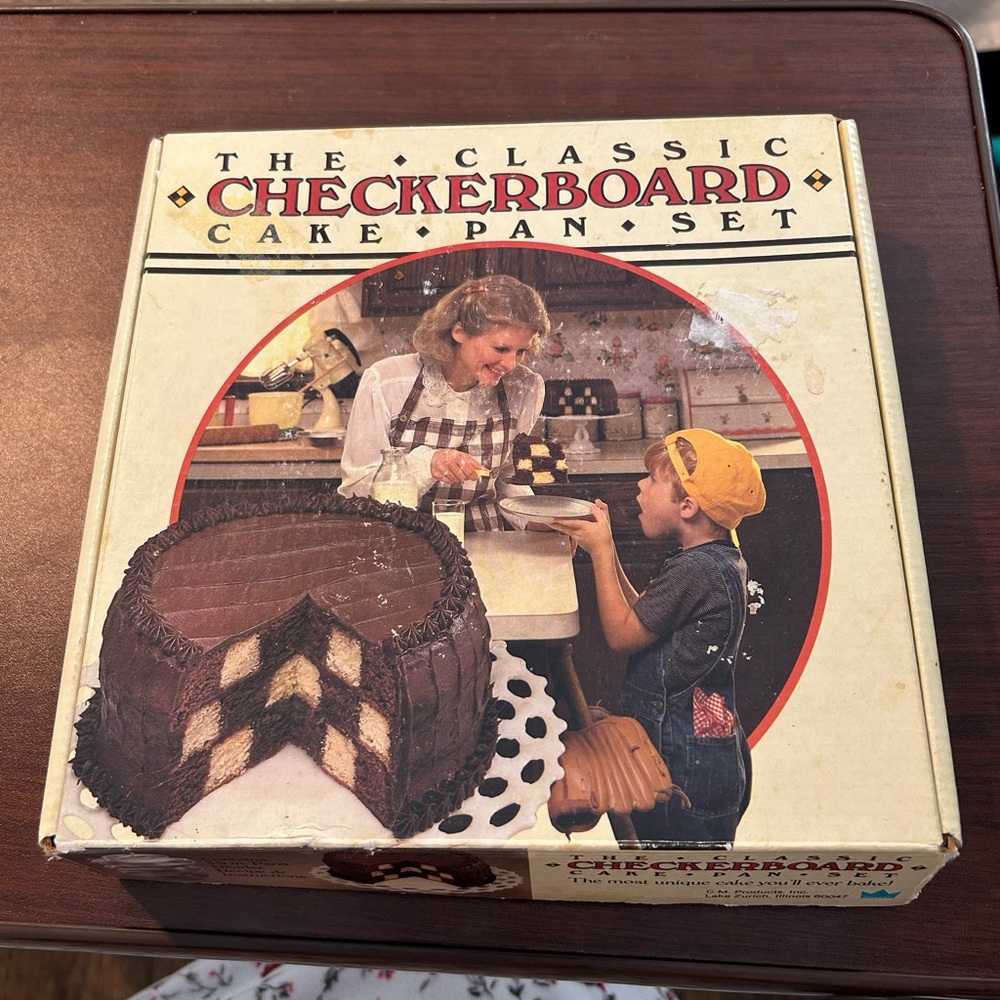 Classic Checkerboard Cake Pan Set, recipe, pans, and divider included. Unused